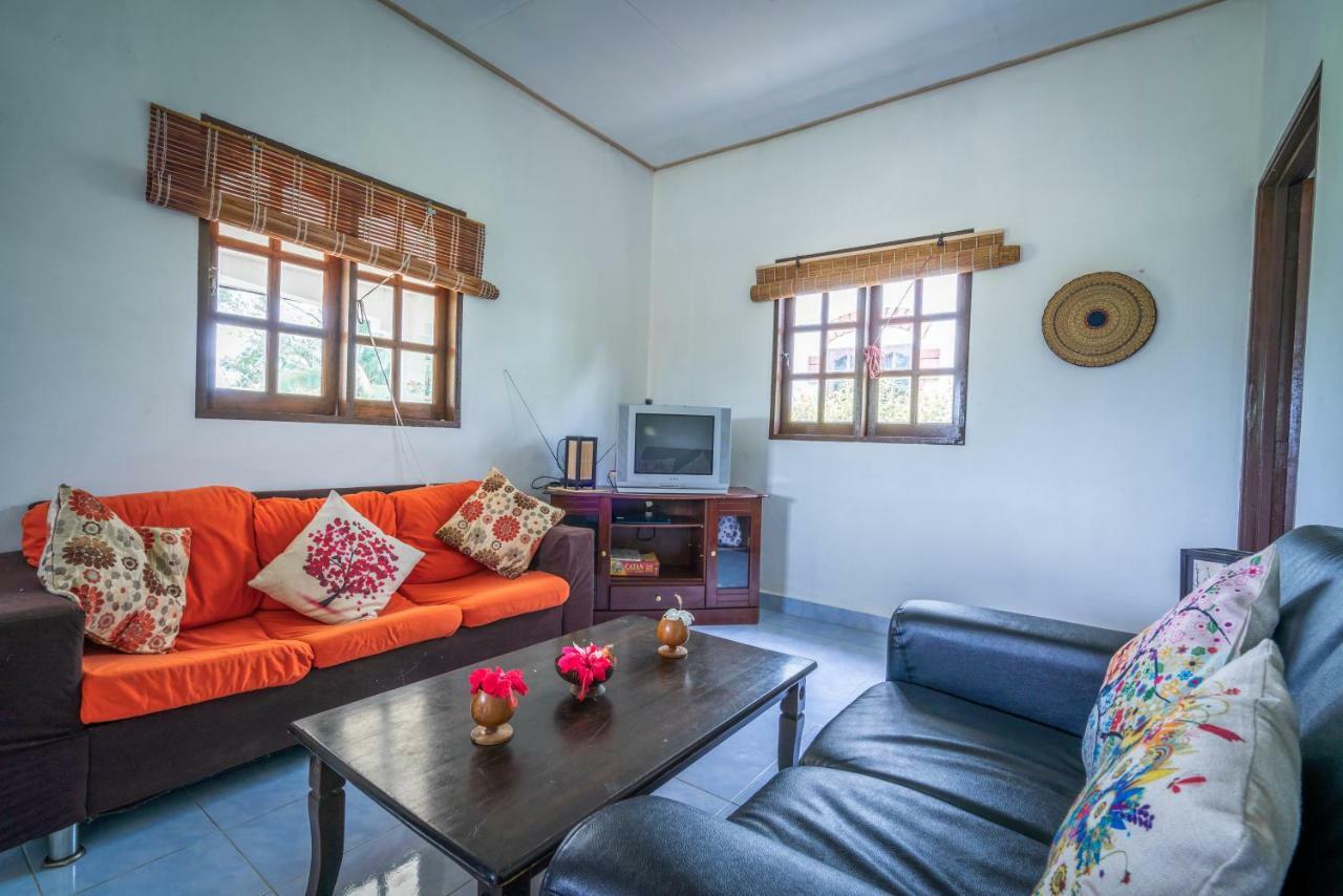 Lovely Garden Villas Pantai Cenang  Exterior photo