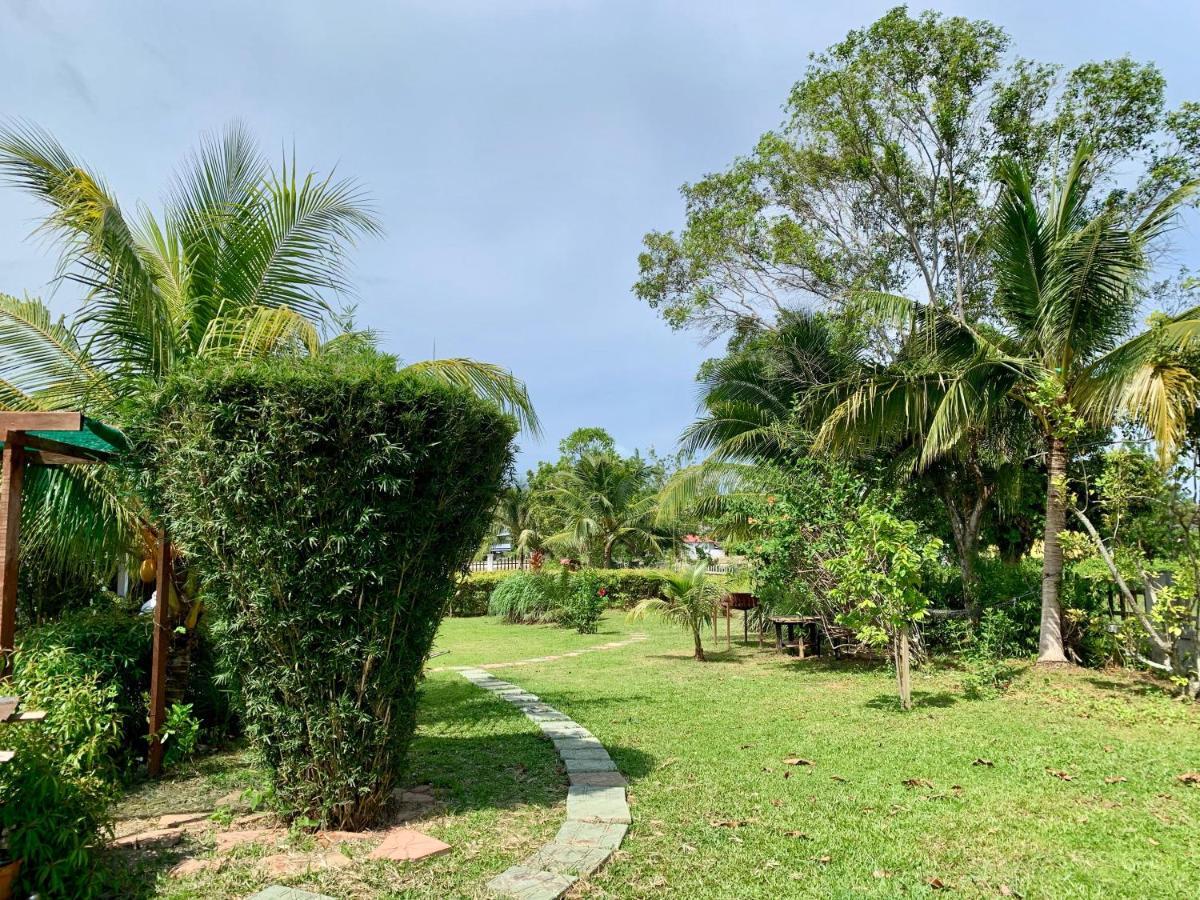 Lovely Garden Villas Pantai Cenang  Exterior photo