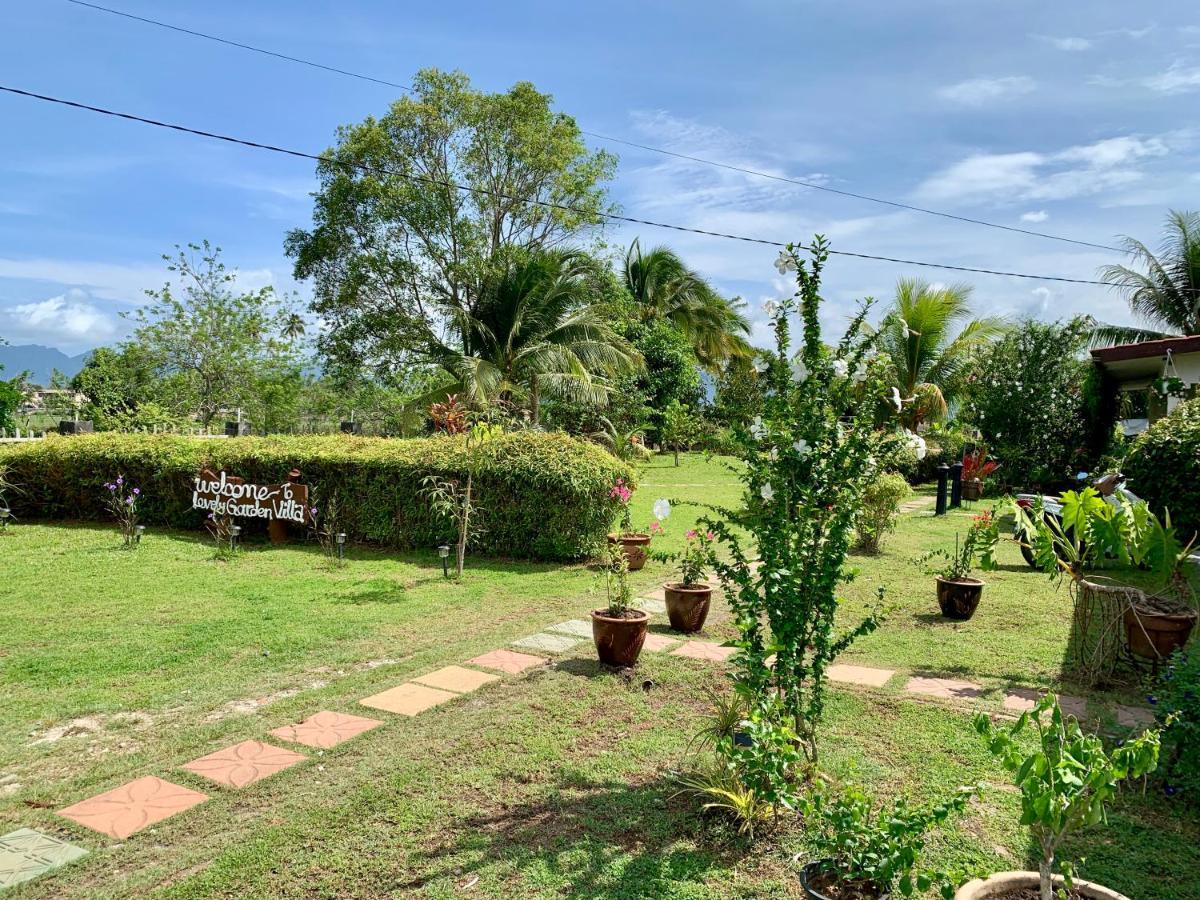 Lovely Garden Villas Pantai Cenang  Exterior photo